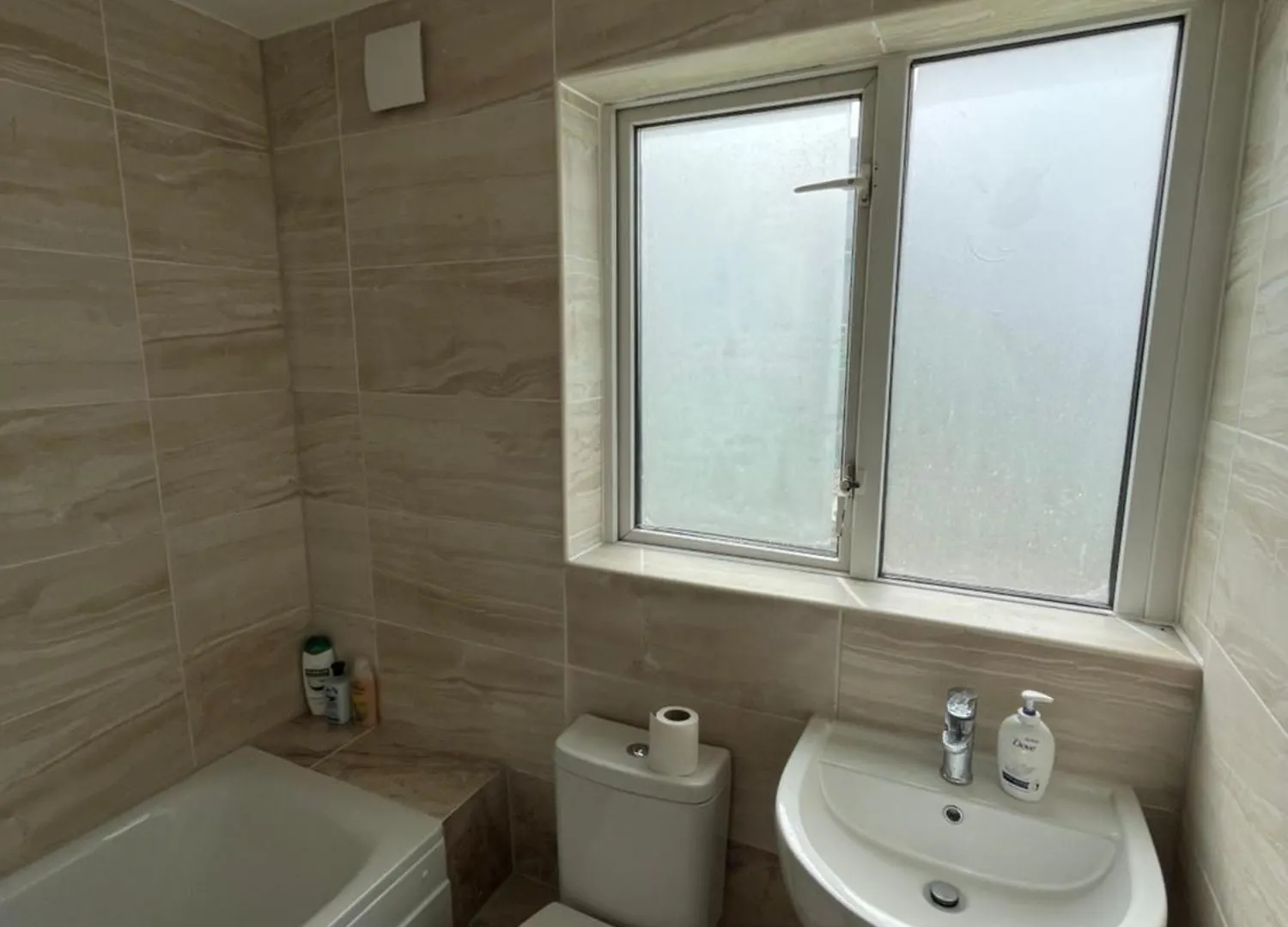 2Bd Apt East London Sleeps 7! Apartment