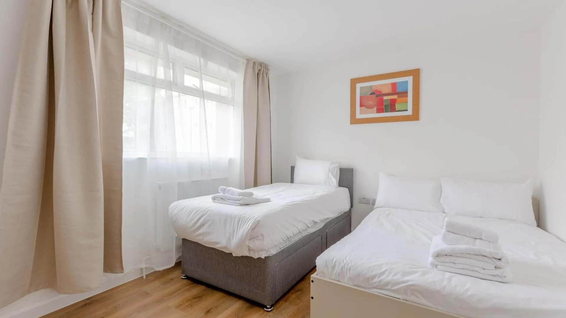 2Bd Apt East London Sleeps 7! 0*,