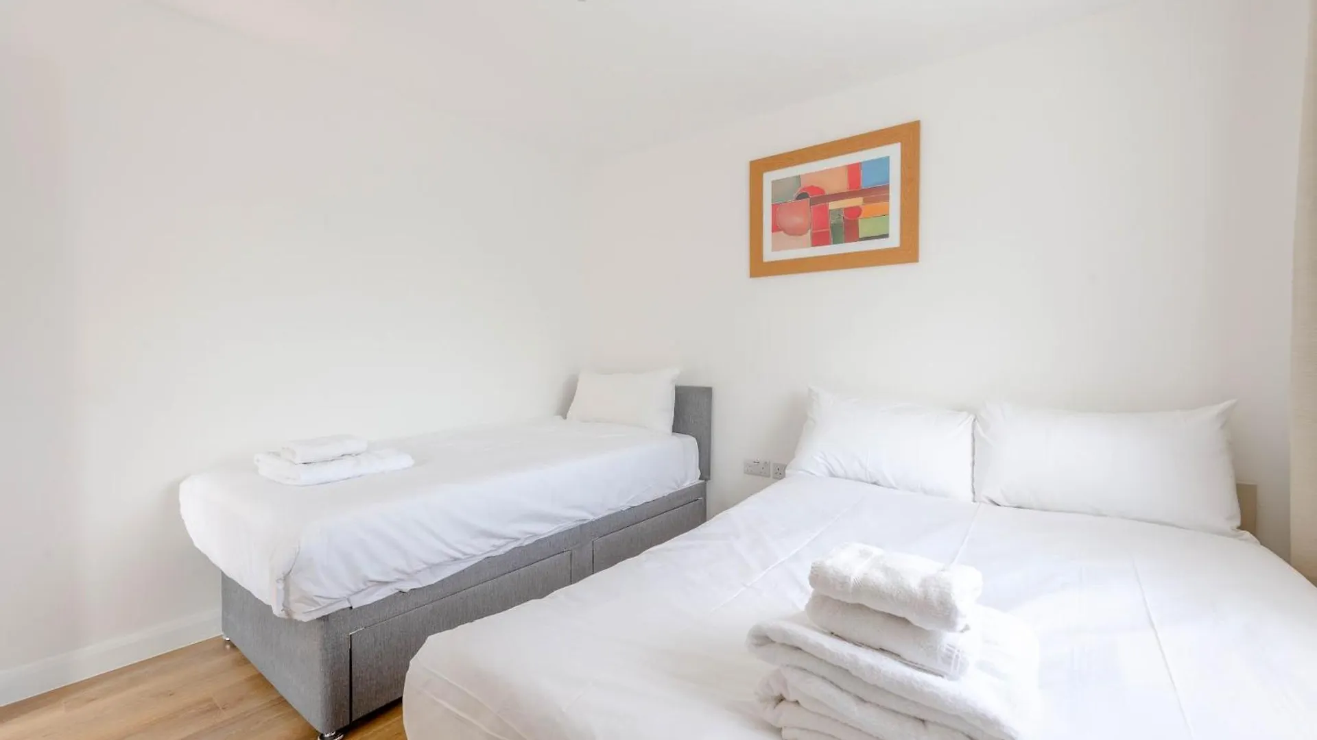 2Bd Apt East London Sleeps 7! United Kingdom