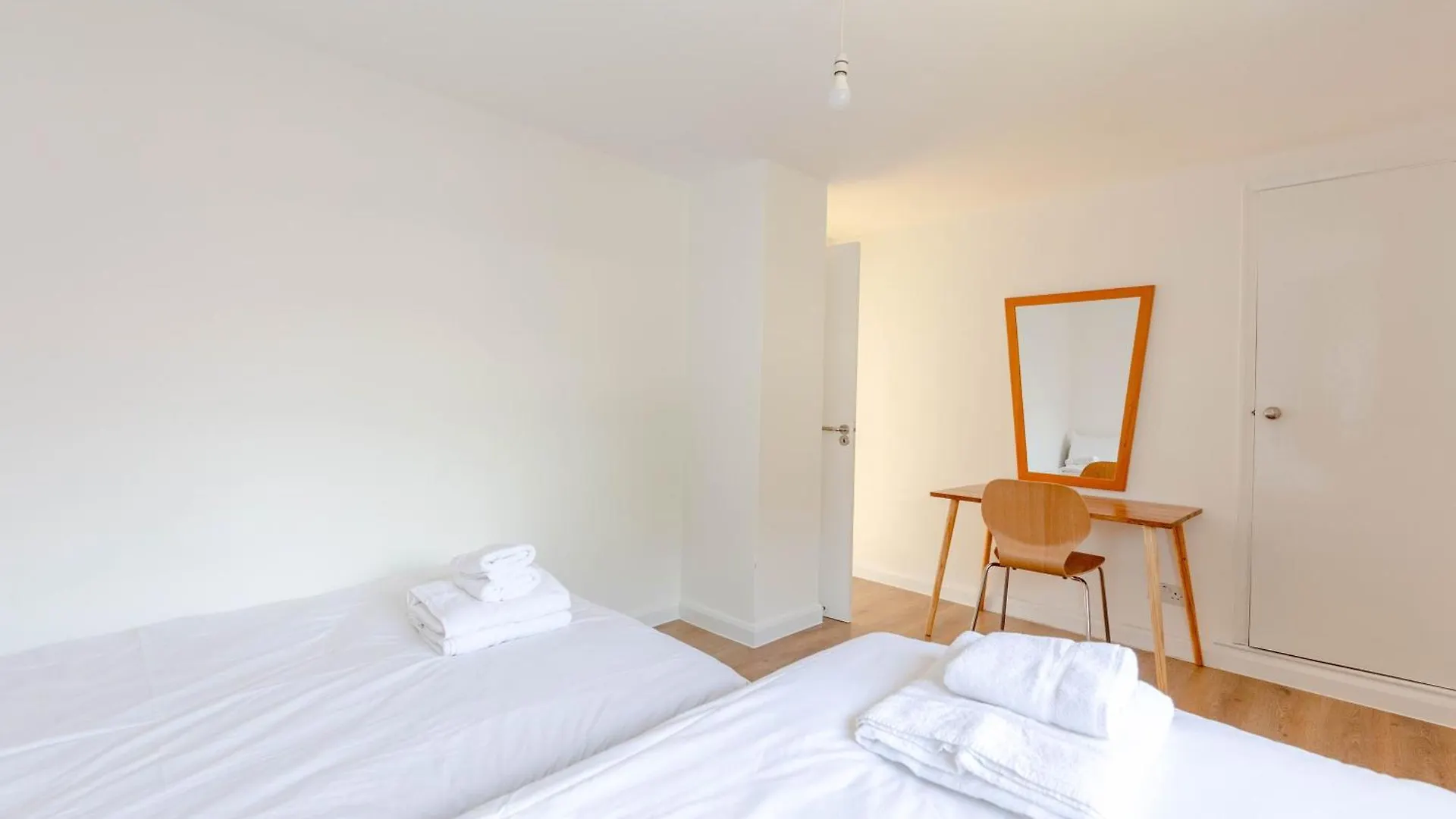 2Bd Apt East London Sleeps 7! Apartment