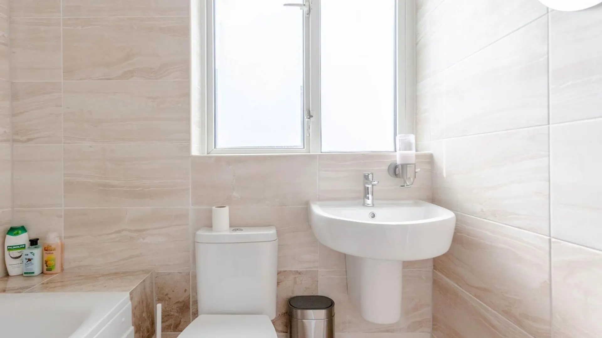 2Bd Apt East London Sleeps 7! United Kingdom