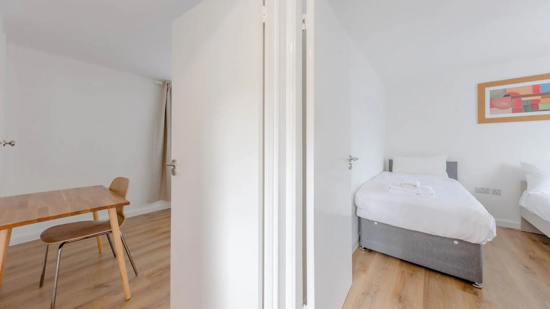 Apartment 2Bd Apt East London Sleeps 7!