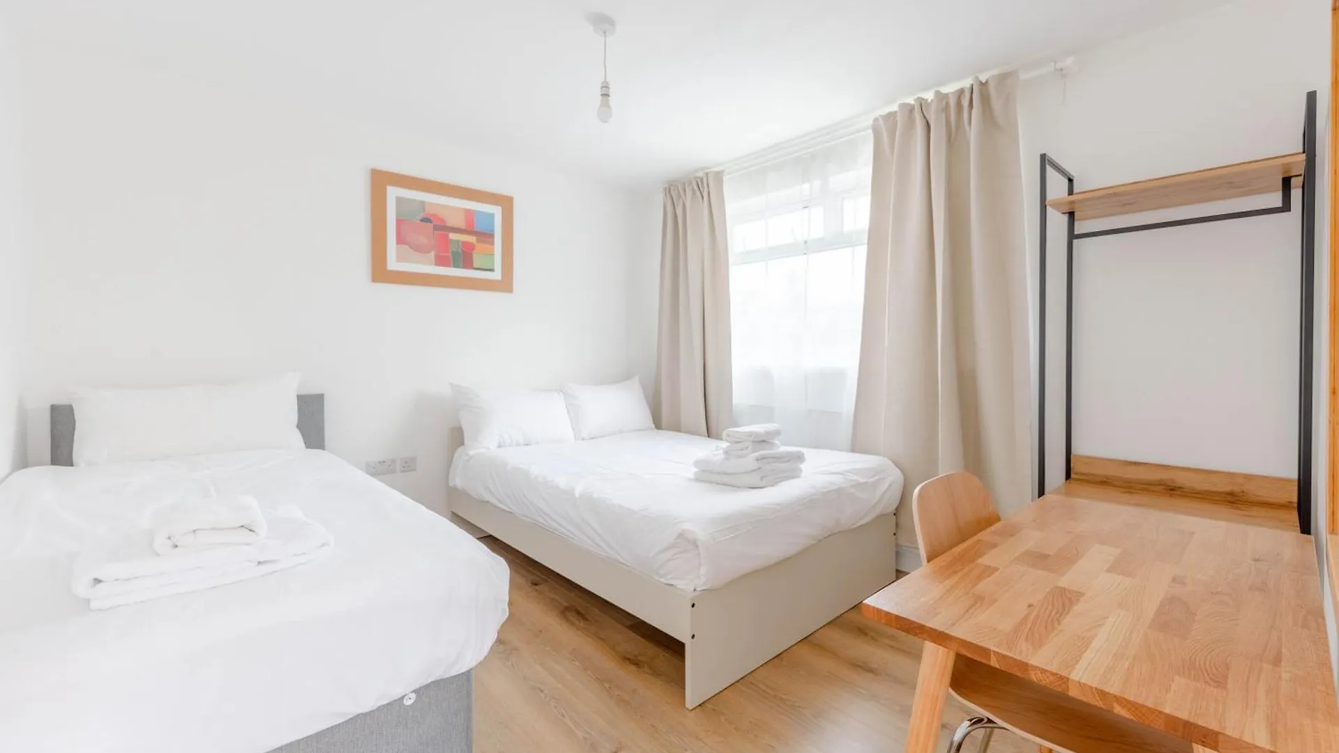 2Bd Apt East London Sleeps 7!